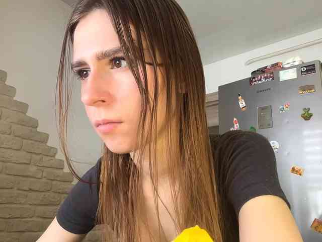 AshantiBadolato webcam