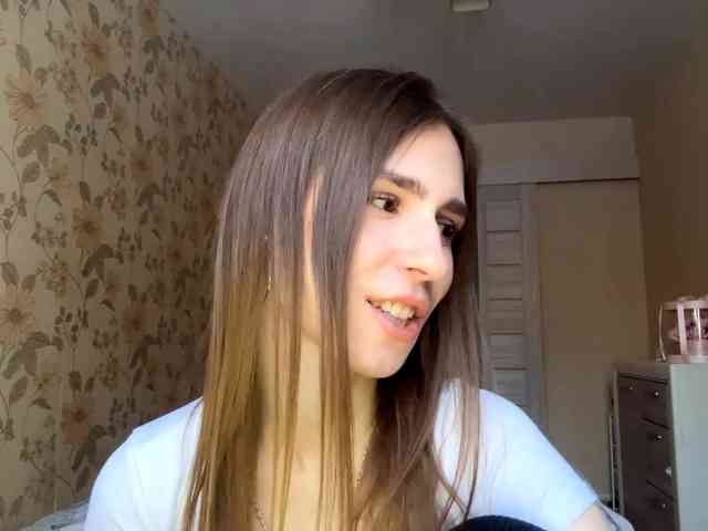 AshantiBadolato webcam