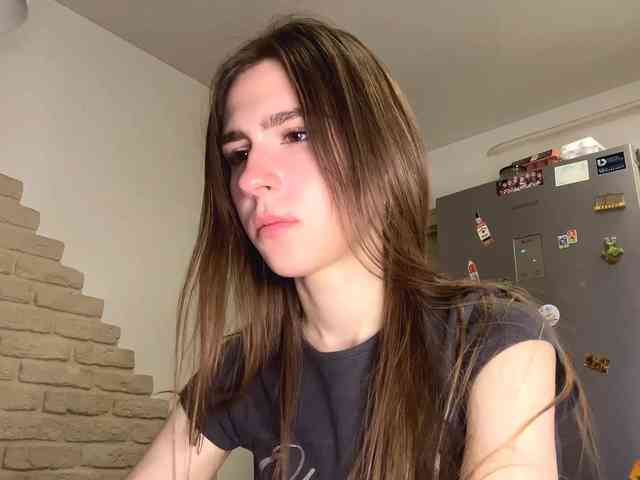 AshantiBadolato webcam