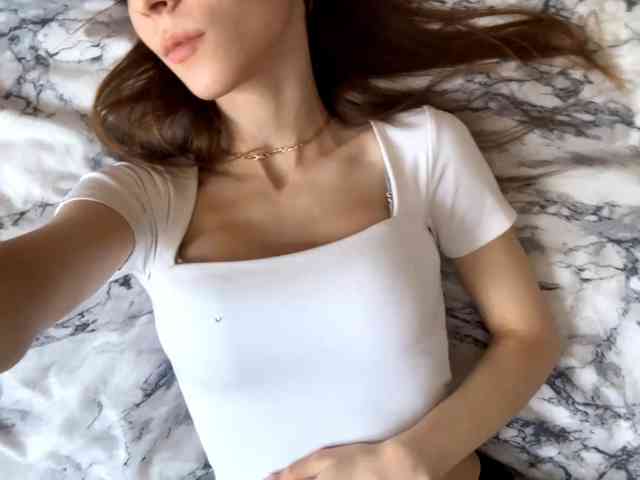 AshantiBadolato webcam