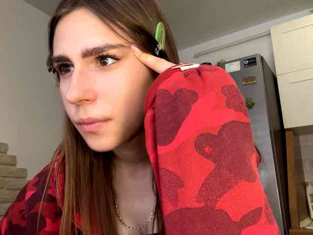 AshantiBadolato webcam