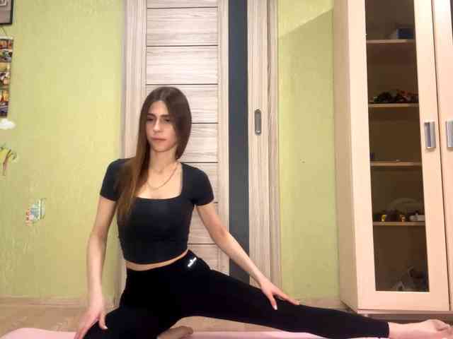 AshantiBadolato webcam