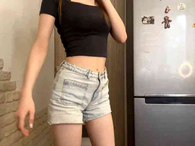 AshantiBadolato webcam