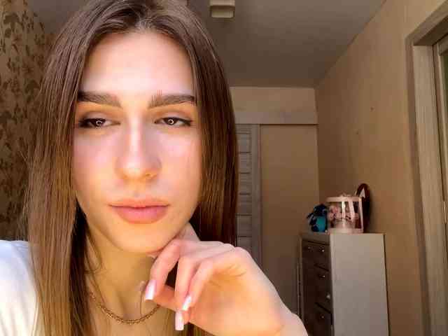 AshantiBadolato webcam