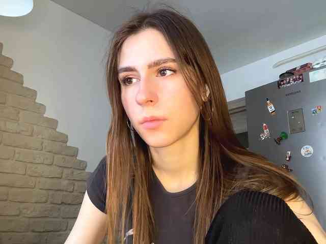 AshantiBadolato webcam