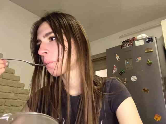 AshantiBadolato webcam