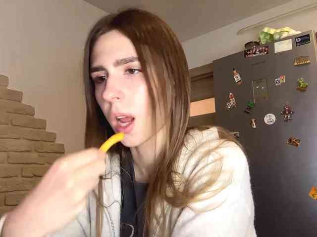 AshantiBadolato webcam