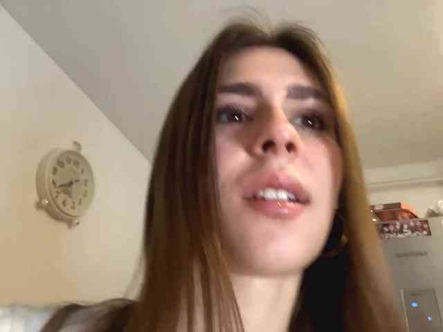 AshantiBadolato webcam