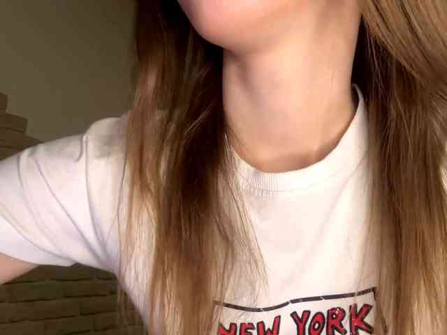 AshantiBadolato webcam