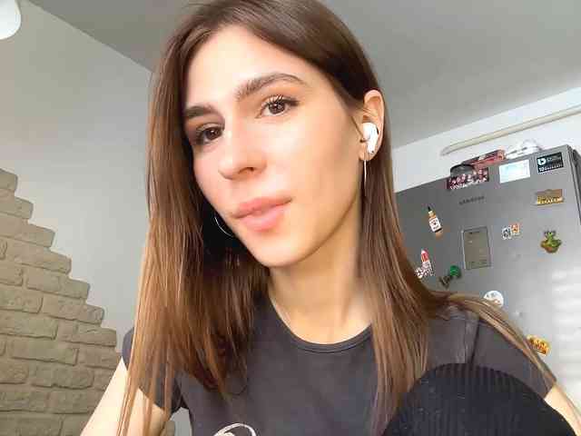 AshantiBadolato webcam