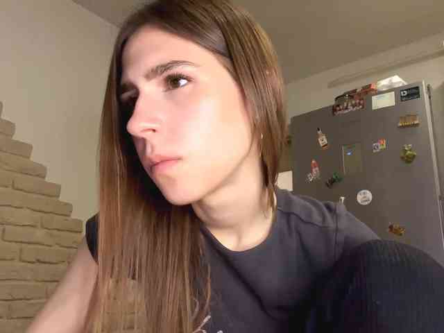 AshantiBadolato webcam