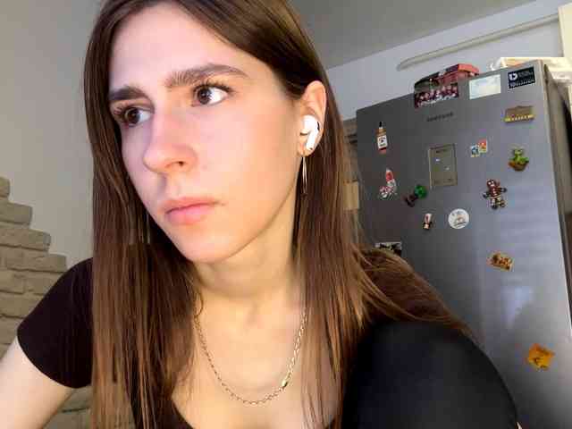 AshantiBadolato webcam