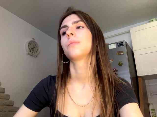 AshantiBadolato webcam