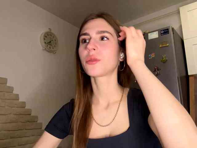 AshantiBadolato webcam