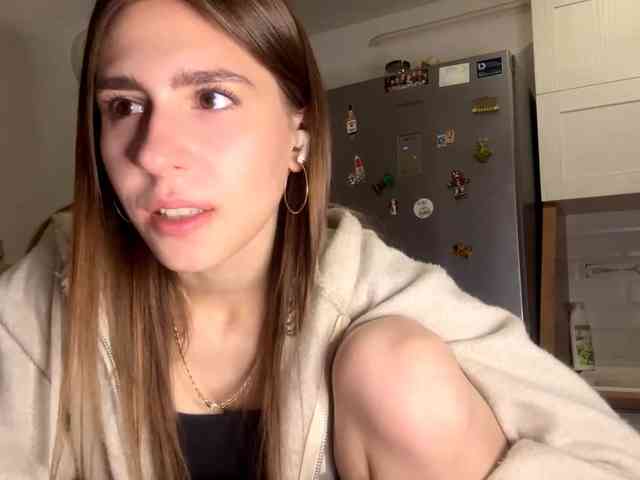 AshantiBadolato webcam