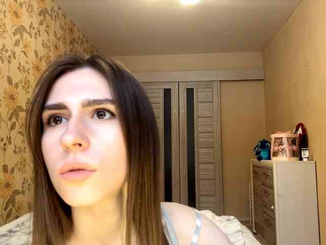 AshantiBadolato webcam