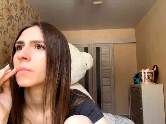 AshantiBadolato webcam