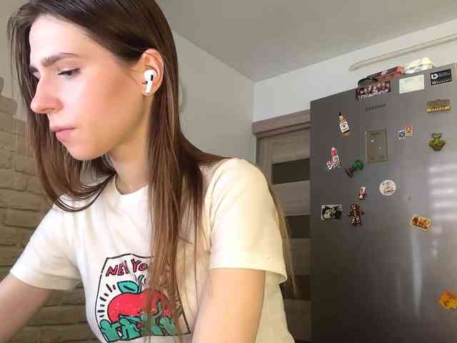 AshantiBadolato webcam