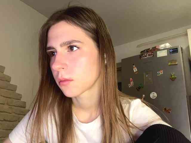 AshantiBadolato webcam