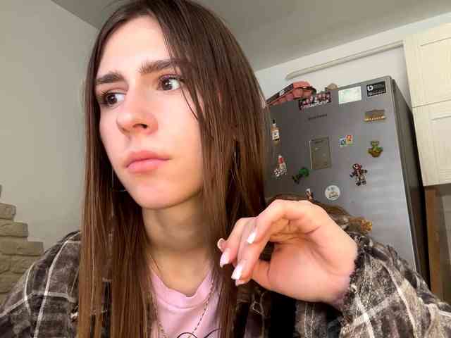 AshantiBadolato webcam