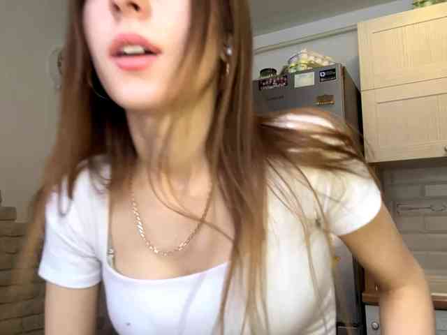 AshantiBadolato webcam