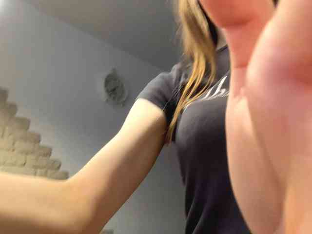 AshantiBadolato webcam