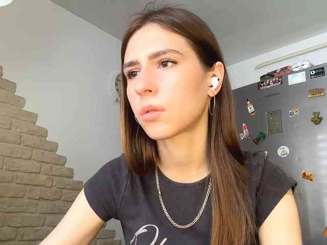 AshantiBadolato webcam