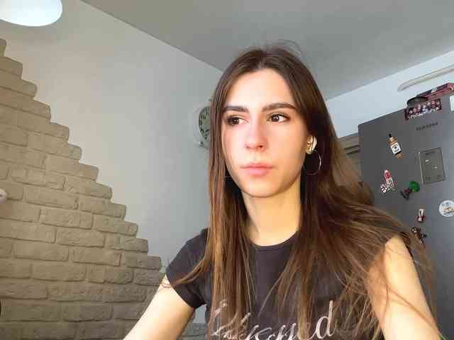 AshantiBadolato webcam