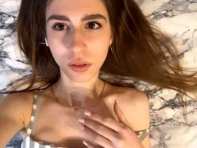 AshantiBadolato webcam