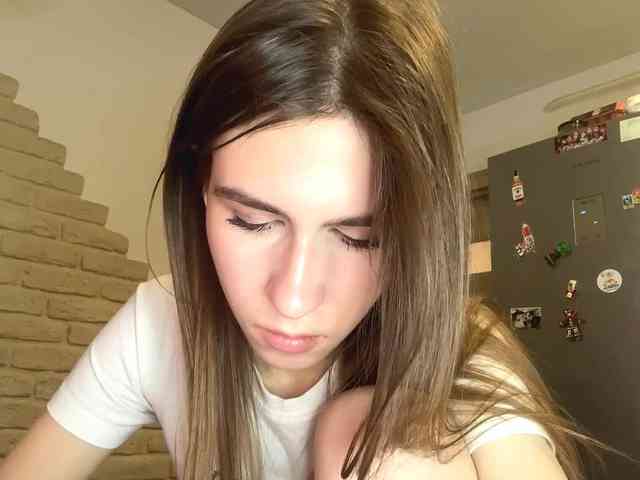 AshantiBadolato webcam