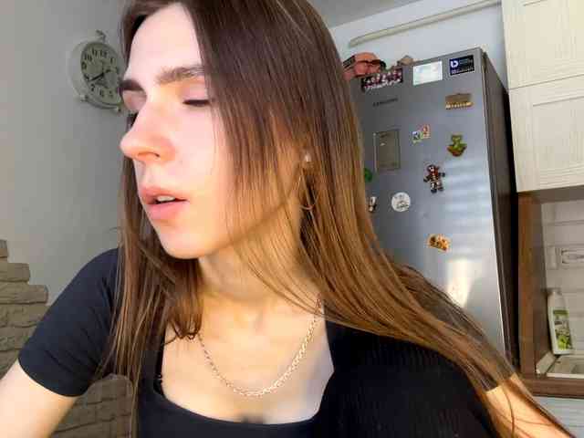 AshantiBadolato webcam