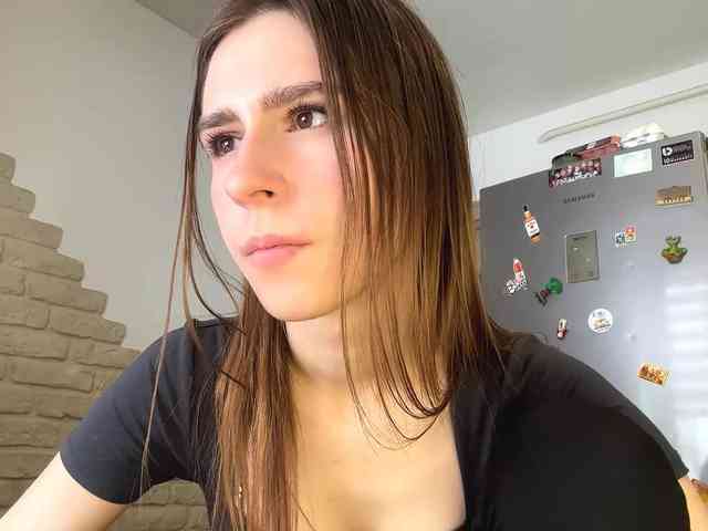 AshantiBadolato webcam