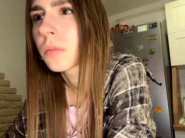 AshantiBadolato webcam