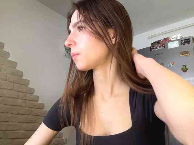 AshantiBadolato webcam