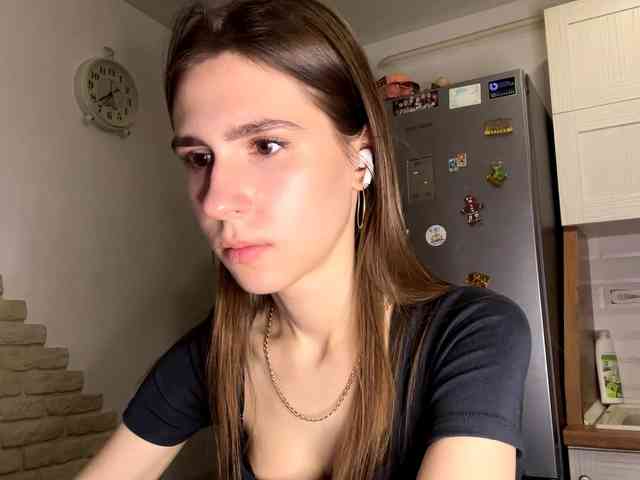 AshantiBadolato webcam