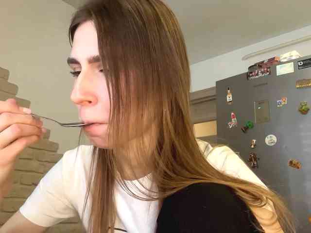 AshantiBadolato webcam