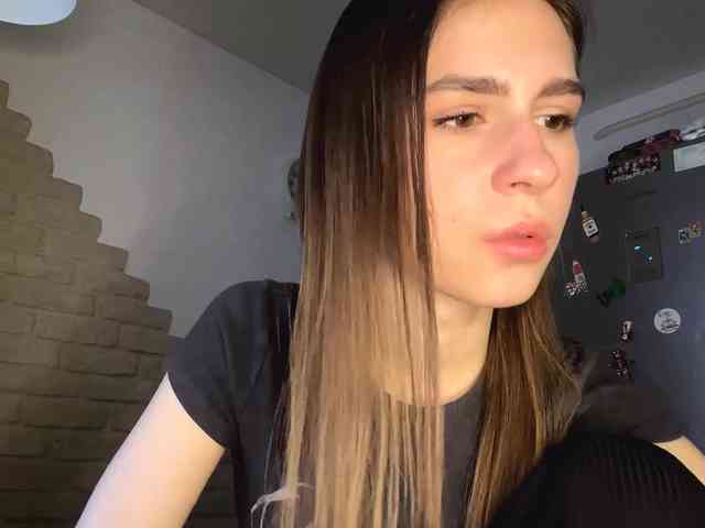 AshantiBadolato webcam