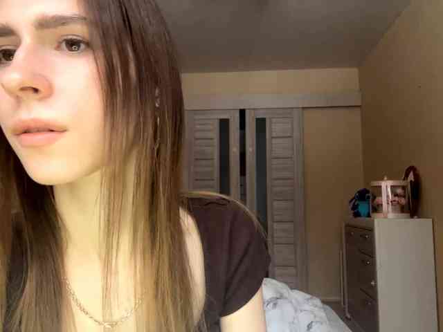 AshantiBadolato webcam