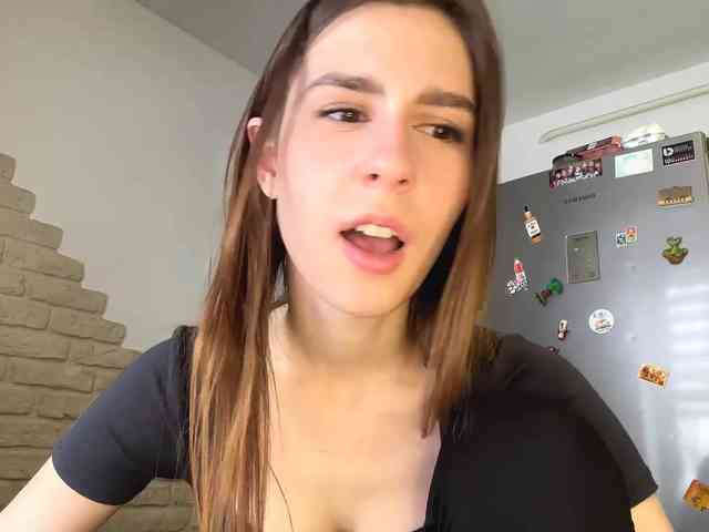 AshantiBadolato webcam