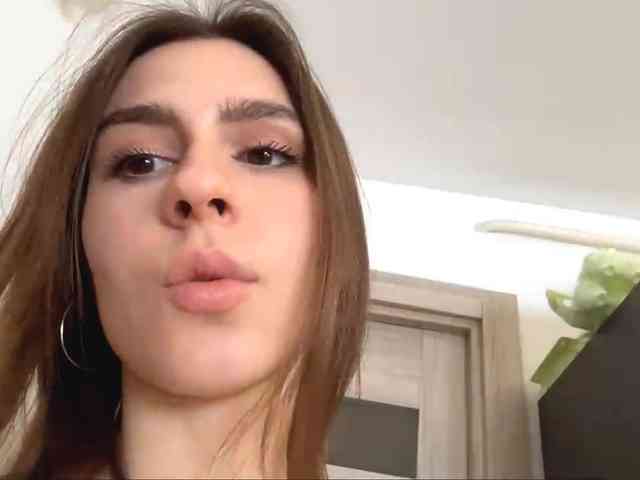 AshantiBadolato webcam