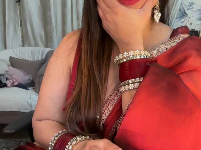 Mahimagic-doll's BongaCams show and profile