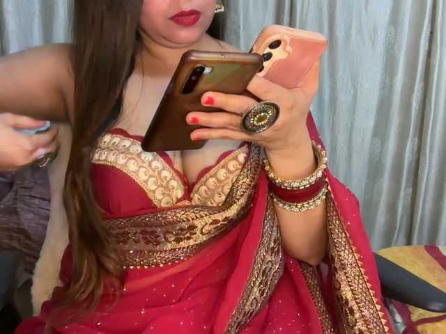 Mahimagic-doll broadcasting live