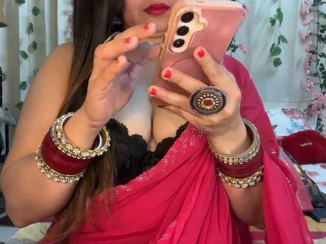 Mahimagic-doll's BongaCams show and profile