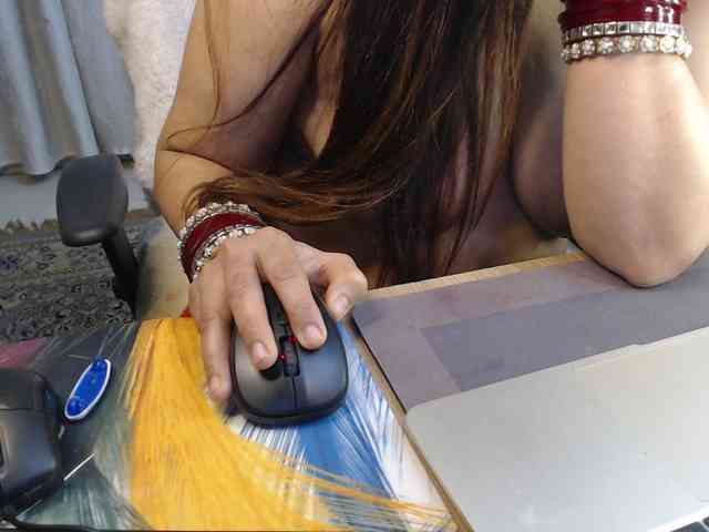 Mahimagic-doll webcam