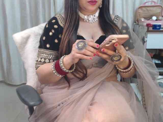 Mahimagic-doll Live Webcam on BongaCams