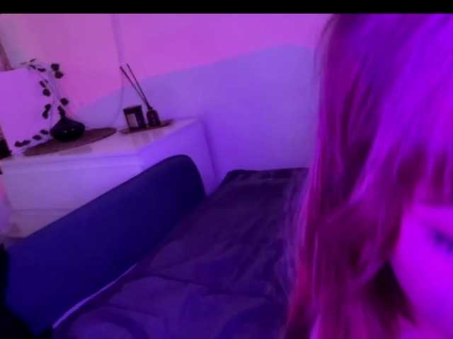 CarlottaMilam – webcam model profile photo