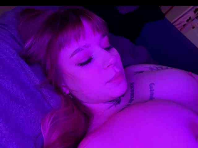 CarlottaMilam webcam