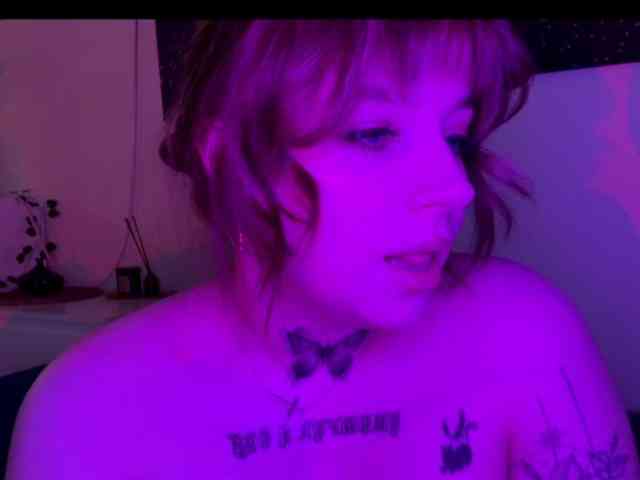 CarlottaMilam webcam