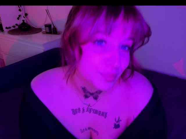 CarlottaMilam webcam