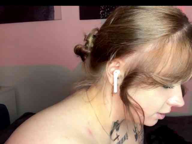 CarlottaMilam webcam